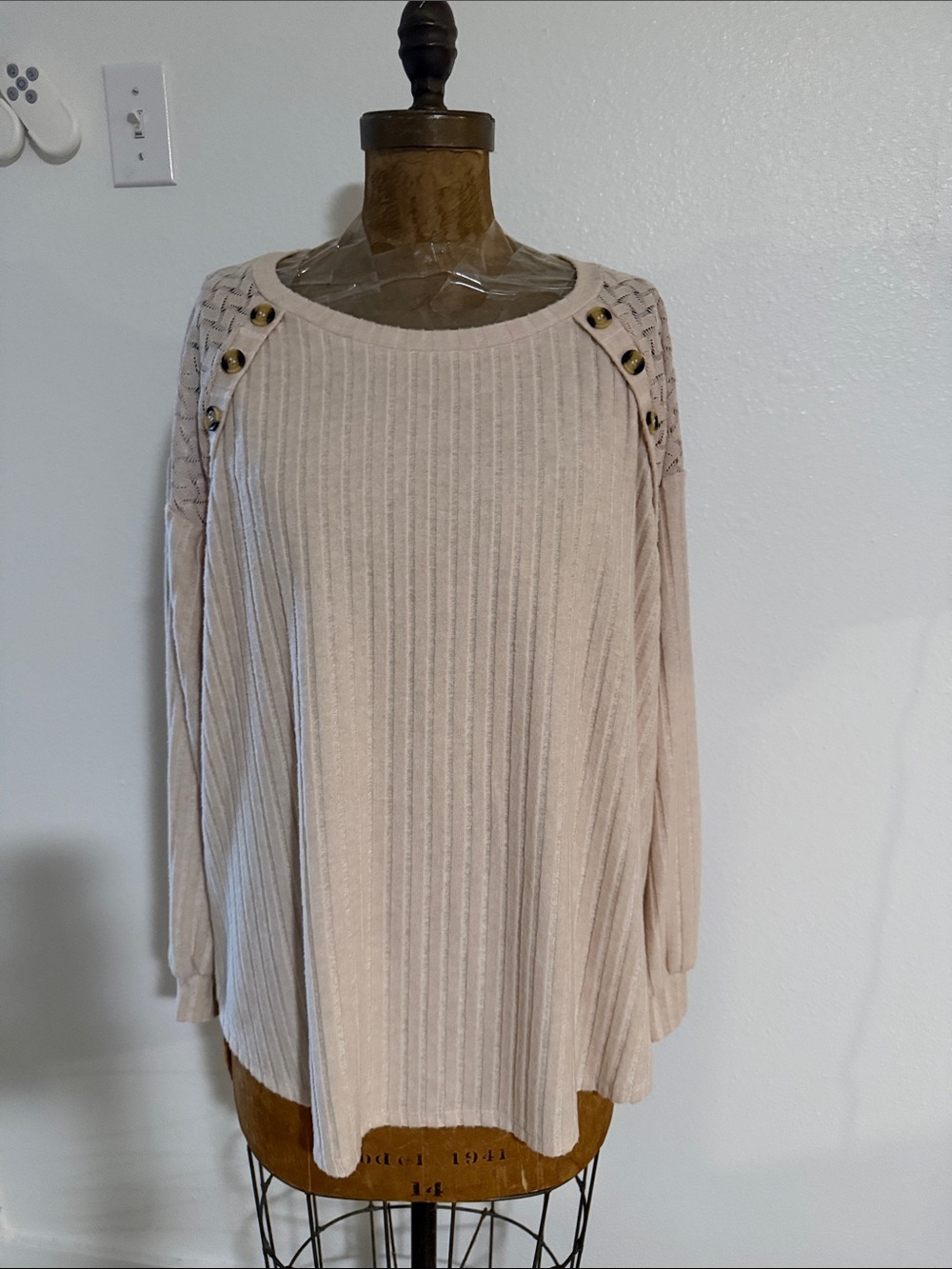 NWT Cream Cure. Ribbed Knit Women’s Sweater with Button-Shoulder Detail 2X & 3X